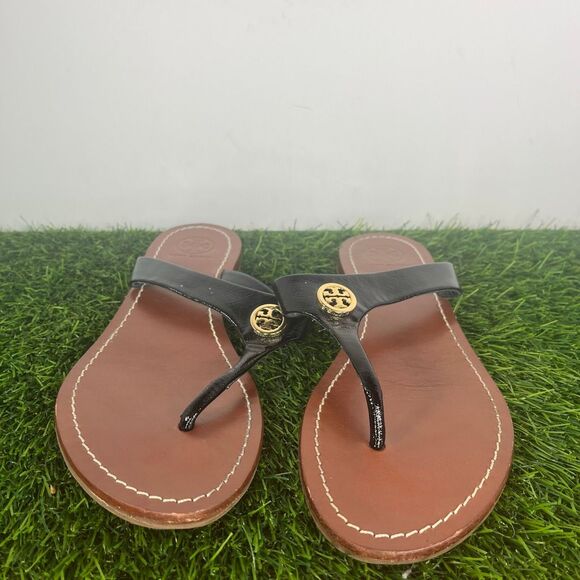 Tory Burch Terra Black Patent Leather Gold Logo Thong Sandals Size 7.5 - Picture 1 of 5